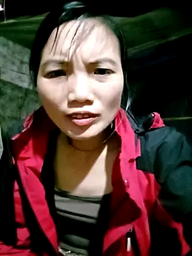 ngan-cute online show from May 2, 9:45 am