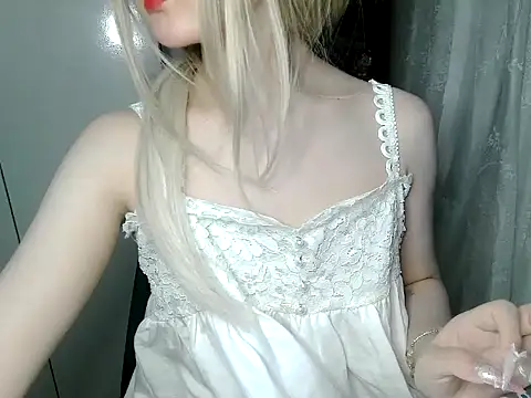 Annabelle-e online show from April 28, 7:40 pm