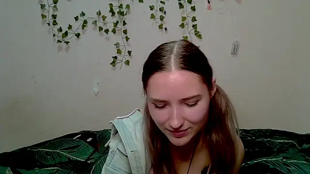  kikiclark   online show from October 26, 9:10 pm