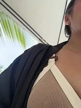 Juanita-Diaz online show from May 15, 9:39 pm