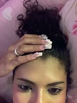 luluzinhax online show from February 10, 1:52 am