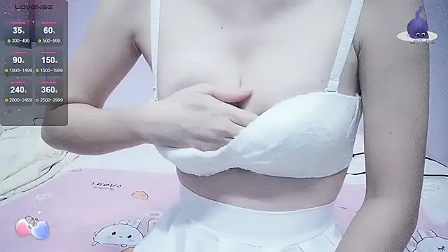 Snapshot of Lingzi- chatting on September 23, 10:52 pm Lingzi- online show from September 23, 10:52 pm
