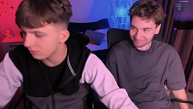 travis wolf  online show from December 17, 8:57 pm