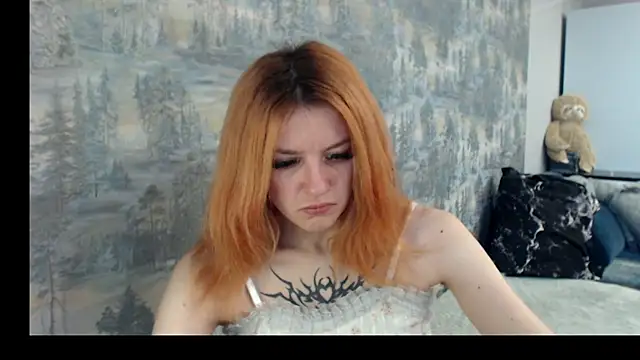 Snapshot of __Elina__ chatting on October 7, 7:35 am Elina online show from October 7, 7:35 am
