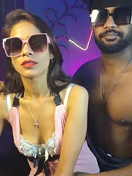 royeoy22 online show from April 25, 1:52 pm