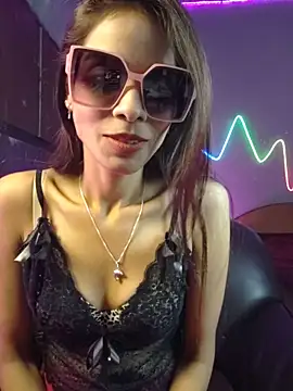 royeoy22 online show from April 10, 9:48 am