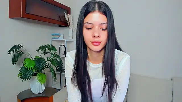 Snapshot of JoCauterucci chatting on October 14, 7:00 am JoCauterucci online show from October 14, 7:00 am