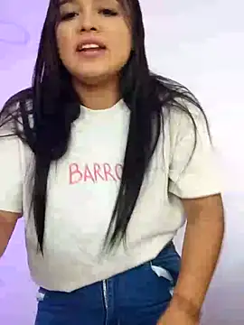 Snapshot of LuciaCollins_ chatting on October 4, 1:39 pm LuciaCollins online show from October 4, 1:39 pm