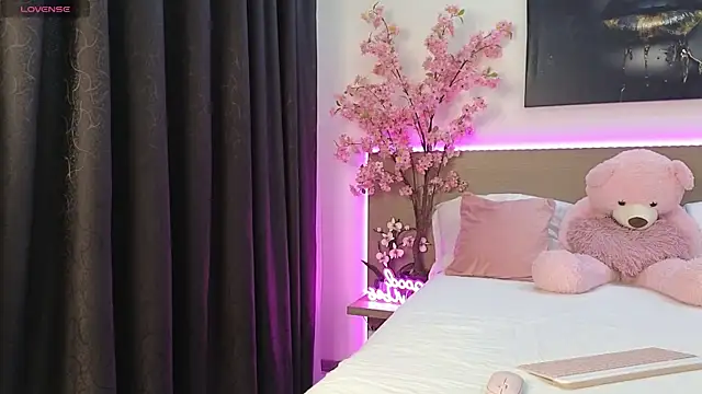 Snapshot of anexblondie chatting on October 16, 6:16 am anexblondie online show from October 16, 6:16 am