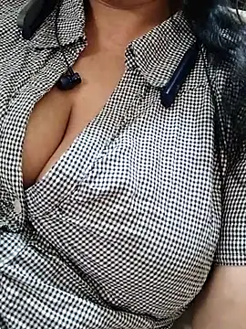 Janvi -Love online show from September 12, 6:46 am