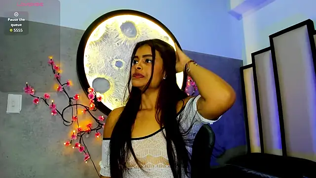 Miaa Rosse online show from October 8, 12:20 pm