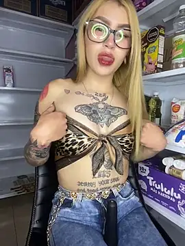 PrettyAshley  online show from July 20, 9:48 pm