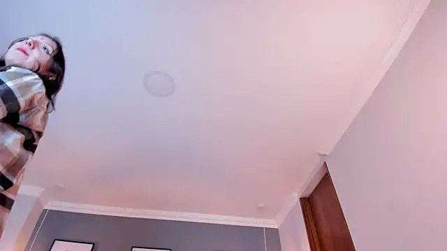 Nina Ford online show from April 24, 3:20 am