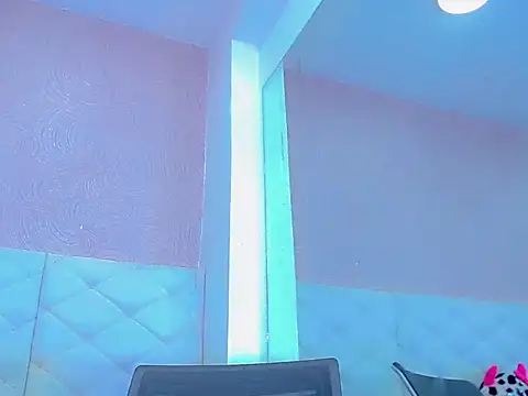 Snapshot of hanna_sweett34 chatting on October 6, 3:50 pm hanna sweett34 online show from October 6, 3:50 pm