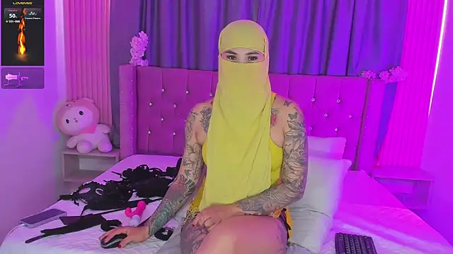 Nayla-Mouna online show from June 10, 8:29 pm