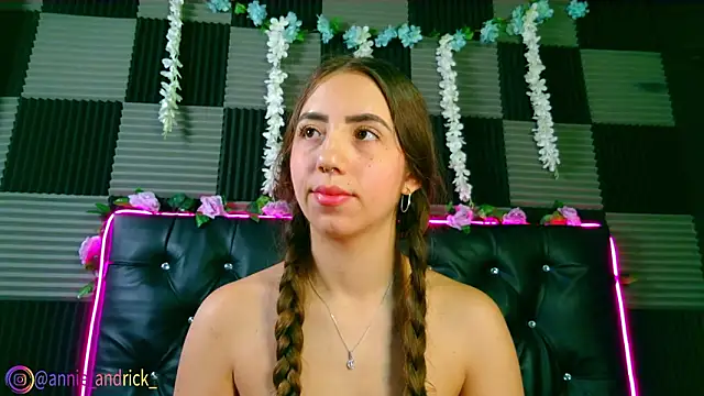  leda swan  online show from February 16, 1:11 pm