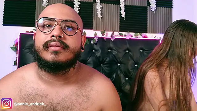  leda swan  online show from March 30, 12:16 pm