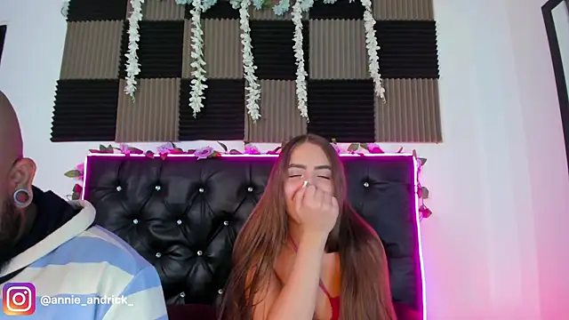  leda swan  online show from April 23, 12:29 pm