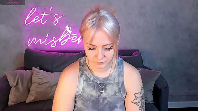 Joyce Howard online show from September 15, 1:47 am