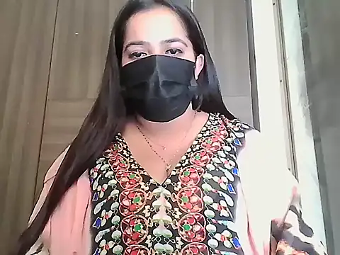 Queen Pari87 online show from November 17, 9:10 am