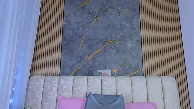 mia scot online show from April 21, 12:01 pm