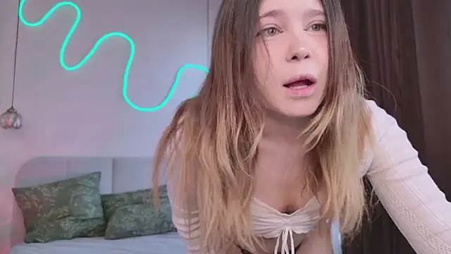 Lina Glow online show from April 22, 6:43 am