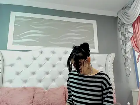 Snapshot of naomi_cooper__ chatting on October 16, 1:47 pm naomi cooper online show from October 16, 1:47 pm