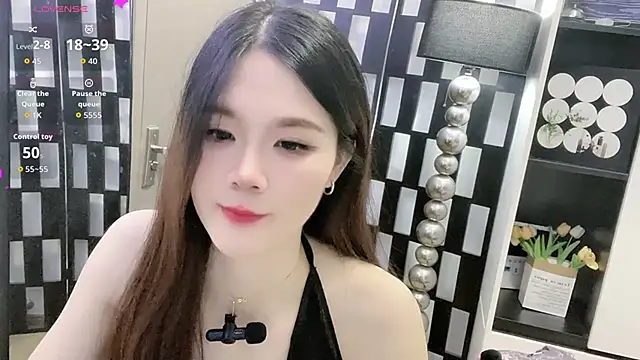 Snapshot of Yueyue-MM chatting on October 7, 2:27 am Yueyue-MM online show from October 7, 2:27 am