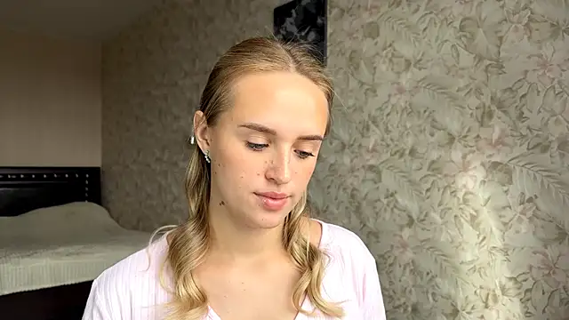Snapshot of ElisabetLorney chatting on September 17, 8:45 am ElisabetLorney online show from September 17, 8:45 am
