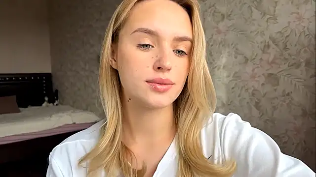 Snapshot of ElisabetLorney chatting on October 3, 8:19 am ElisabetLorney online show from October 3, 8:19 am