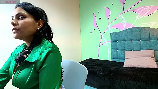 Ivi Rose   online show from September 25, 8:06 pm