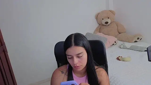 valerihouse online show from April 26, 1:03 am