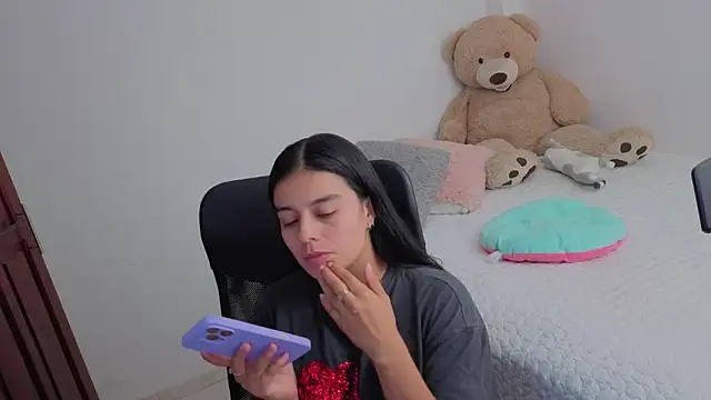 valerihouse online show from April 25, 1:30 am