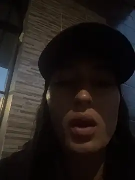 Scarlett 12 online show from April 19, 10:37 am