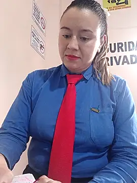 Hannah-colx online show from April 19, 6:10 pm