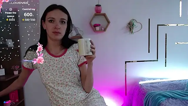 AuroraHans1 online show from April 18, 1:24 pm