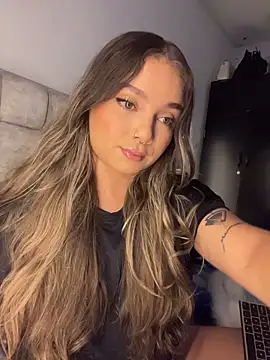 AnnyLopezzz  online show from April 24, 5:32 am