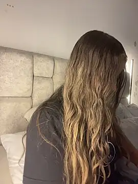 AnnyLopezzz  online show from April 11, 5:35 am