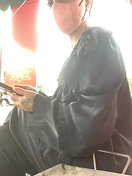 Tieuvi 18 online show from October 29, 12:15 am