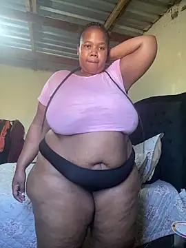 Curvycandy95 online show from June 13, 1:30 pm