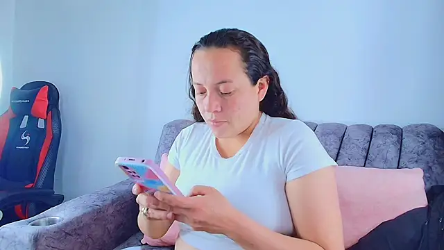 Snapshot of _honey12 chatting on October 15, 12:41 pm honey12 online show from October 15, 12:41 pm