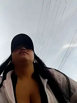 -Mia1 online show from September 26, 1:31 pm