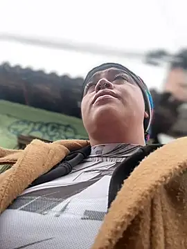 -Mia1 online show from March 5, 2:46 pm