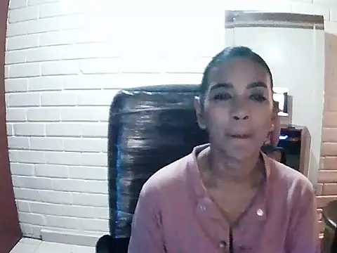 MiiaVelasquez online show from October 17, 4:05 am