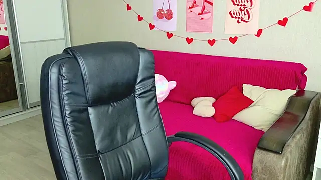 LeksaLove online show from March 31, 5:57 pm