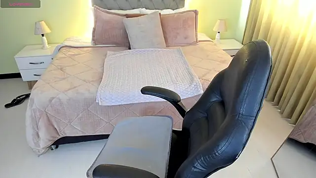 Camille Olsen  online show from September 16, 12:13 pm