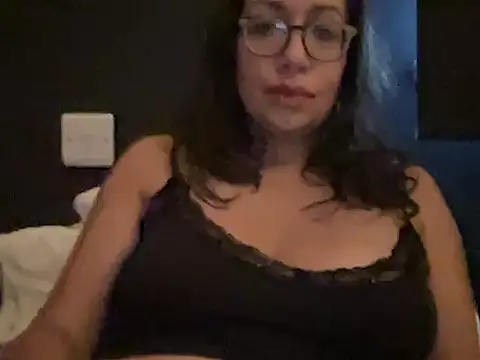 RosaFreya online show from February 7, 9:46 am