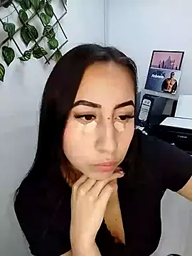 Sophi Thaylorr online show from February 26, 2:05 pm