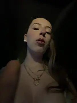 lisapeperoni online show from April 30, 7:41 pm