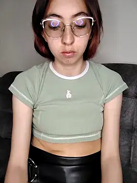 AnnieSparkle online show from September 28, 2:55 pm